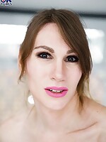 shemale blonde beauty